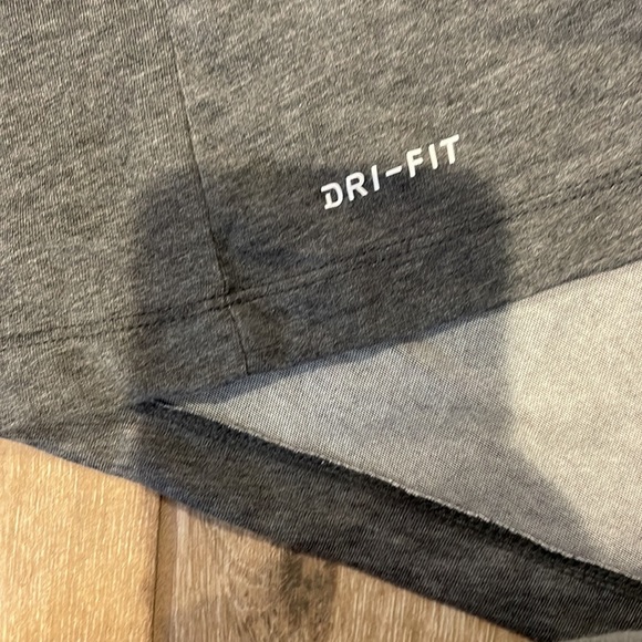 Nike Dri-Fit Tee XL - Picture 8 of 8